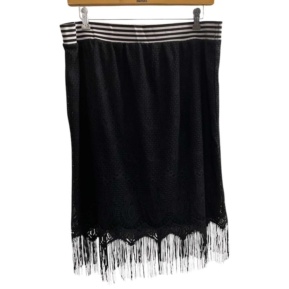 6th & LN | NWT Fringe Lace Skirt